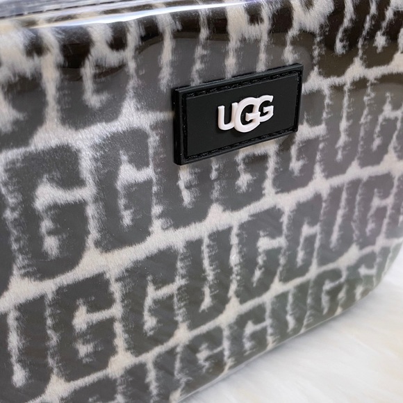 UGG Janey II Clear UGG Plush Crossbody Belt Bag - Picture 2 of 8